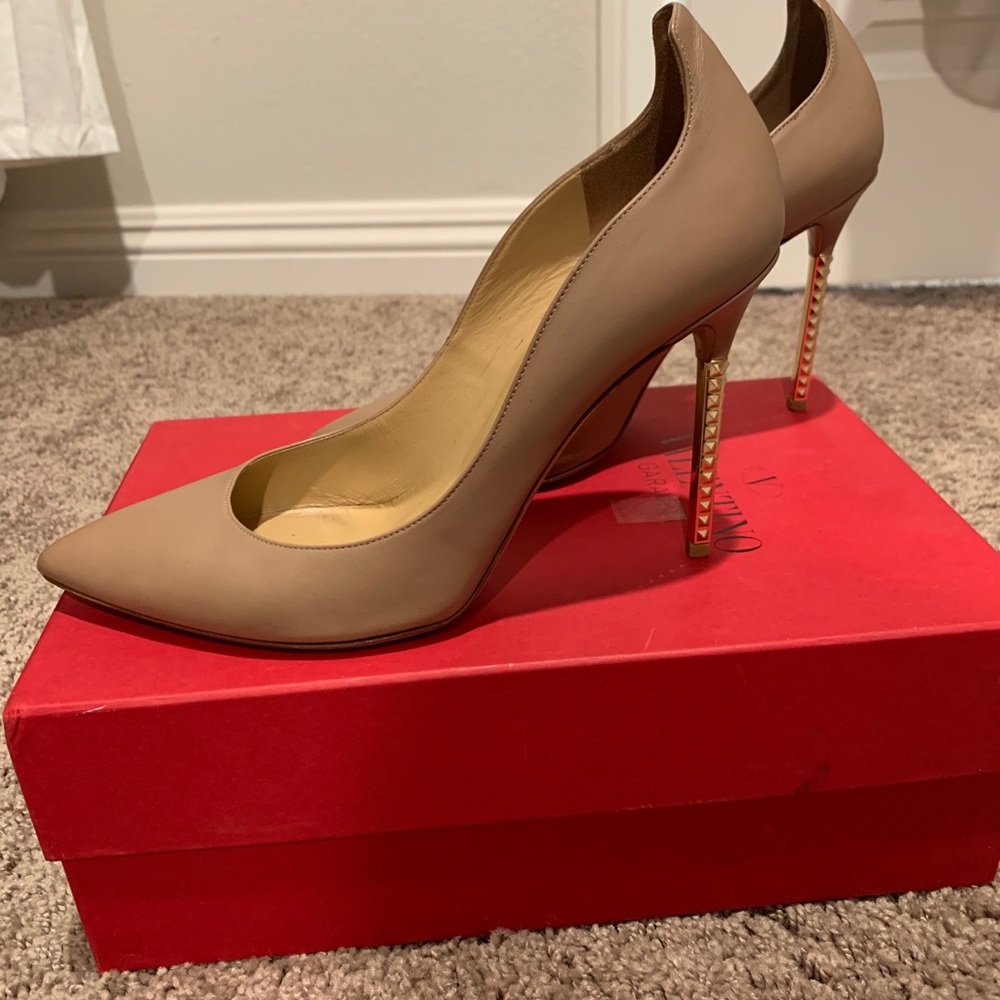 Valentino pumps 39